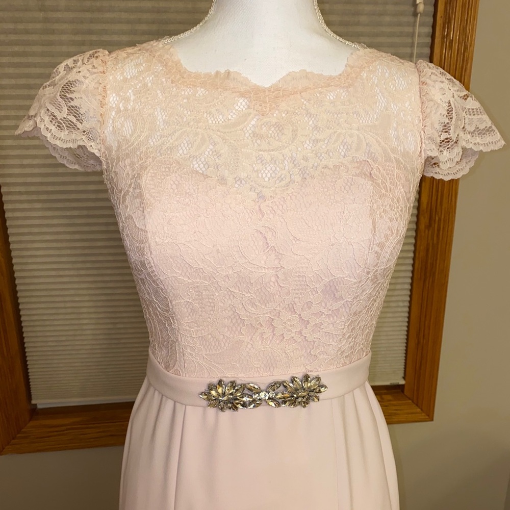 Jenny Packham Lace & Crepe Column Gown